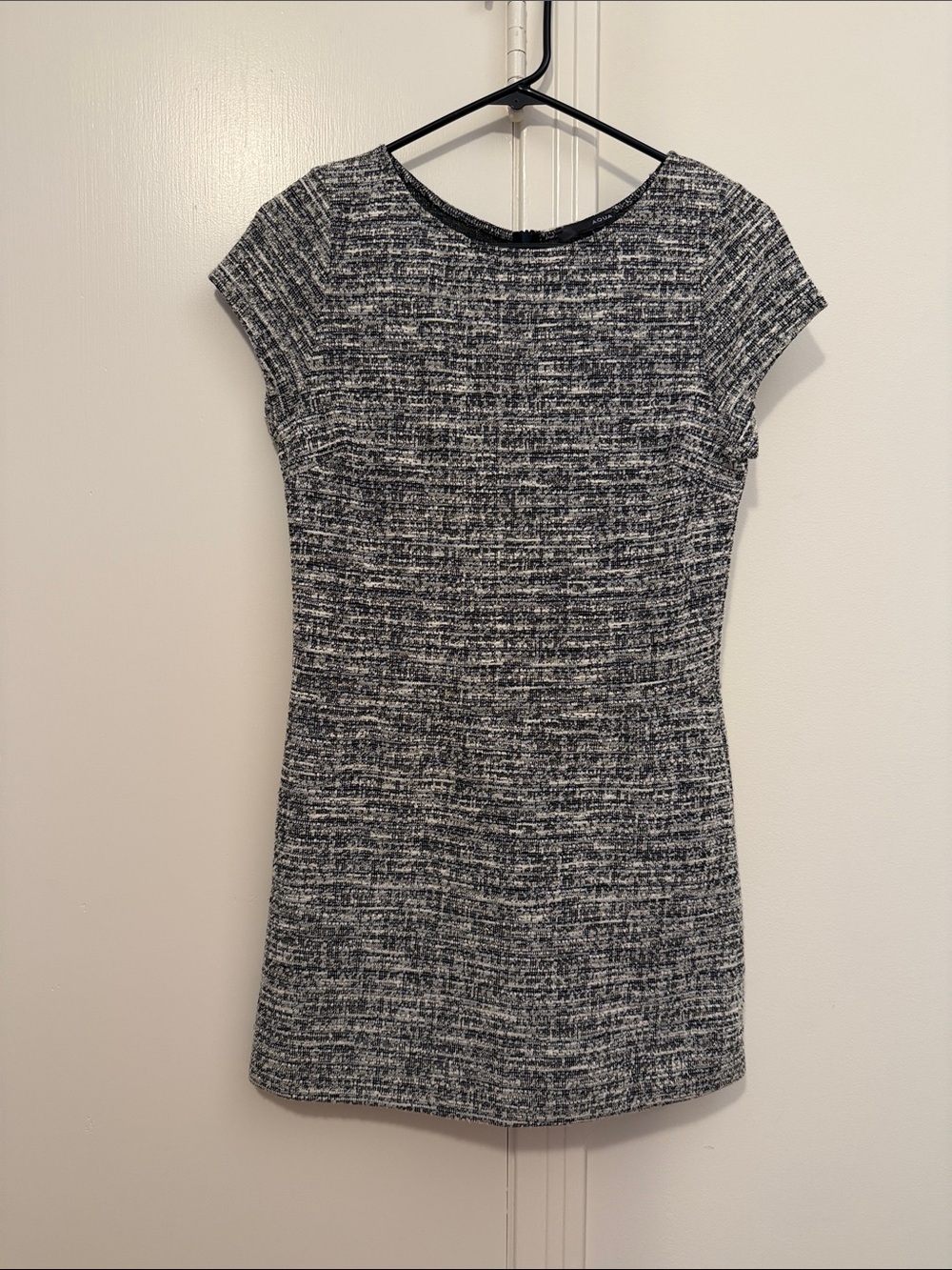 Black and White Textured Cap-Sleeve mini dress SKORT - Aqua size L